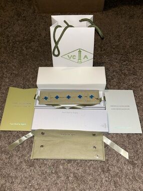 Van Cleef & Arpels 18k Lapis lazuli 5-Flower Bracelet